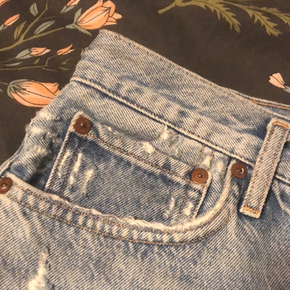 1. AGOLDE Parker Vintage Cutoff Shorts in Swapmeet - Picture 10 of 16